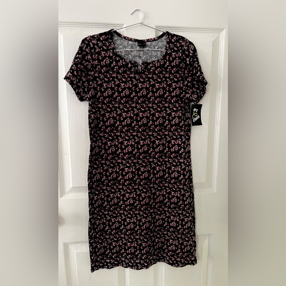 NWT: Juniors/ Young Girls Black Dress w/ Pink Flowers Stretchy Material Dress